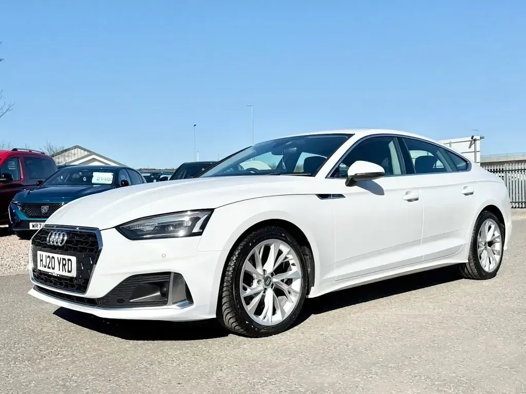 Begagnad Audi A5 Sport 163 HK (119 kW) 2020 Vit Sportkupé