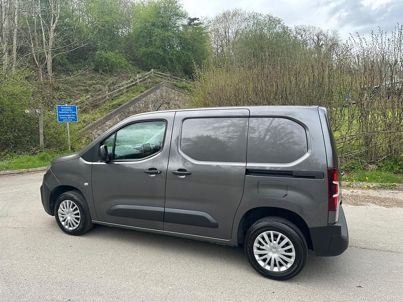 Used Citroën Berlingo 75 HP (55 kW) 2021 Grey MPV