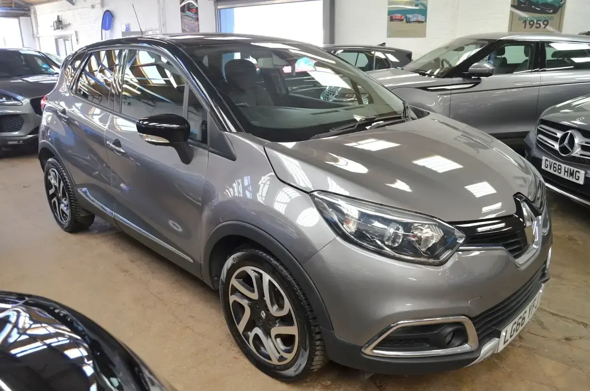 Used Renault Captur Signature 90 HP (66 kW) 2016 Grey SUV