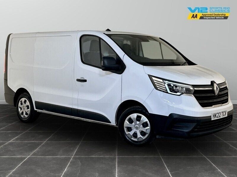 White Used 2022 Renault Trafic Business Van | £11,995 (Good price) - Image 1/2