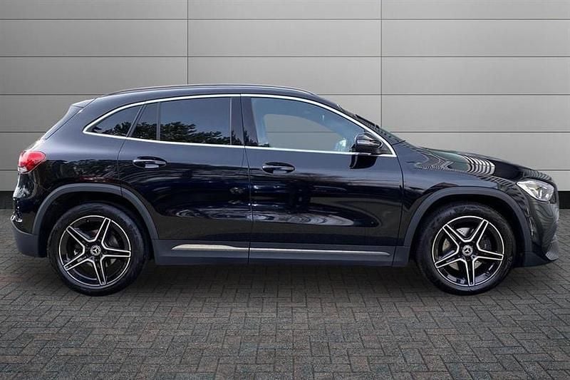 Used Mercedes GLA200 Executive 163 HP (119 kW) 2023 Black SUV