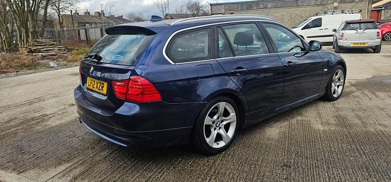 Used BMW 318 Exclusive 2012 Blue Estate
