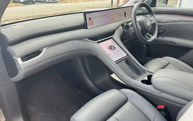 Used MG IM6 553 kW (752 HP) 2025 Grey SUV