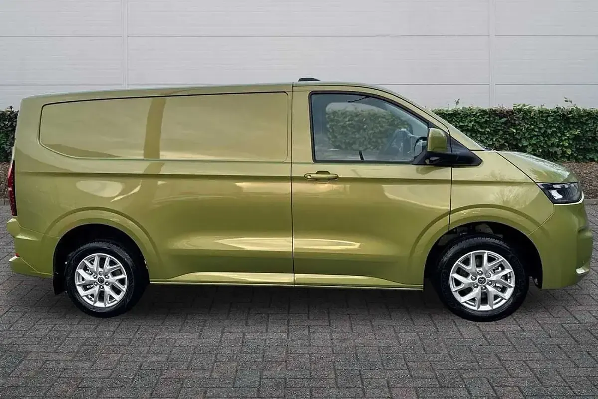 Used VW T7 Pro 2025 Warm green metallic Van