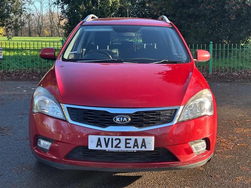 Używany Kia Ceed 2012 Czerwony Hatchback