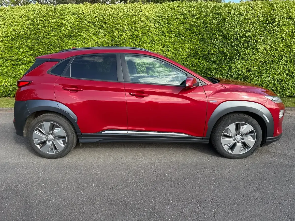 Used Hyundai Kona Premium SE 150 kW (204 HP) 2021 Red SUV