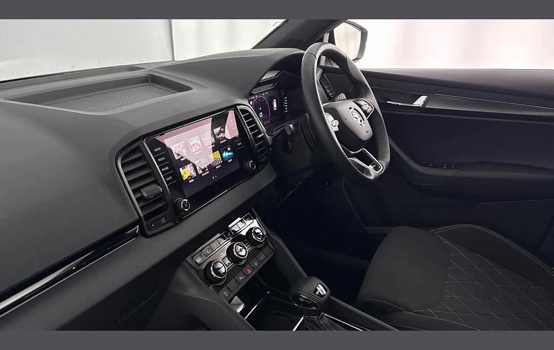 Used Skoda Karoq SportLine 150 HP (110 kW) 2025 Moon white SUV