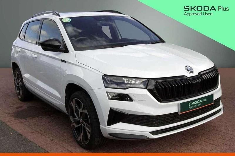 Moon white metallic Used 2024 Skoda Karoq SportLine SUV | £28,250 (Fair price) - Image 1/4