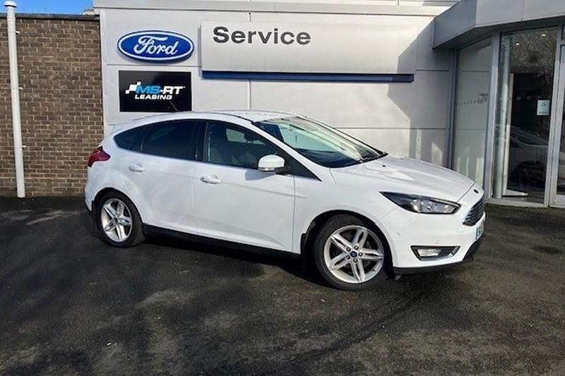 Used Ford Focus Titanium 125 HP (91 kW) 2015 White Hatchback