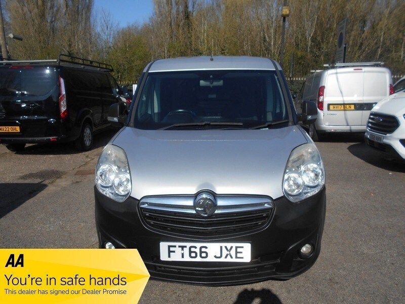 Silver Used 2016 Vauxhall Combo S MPV | £4,299 (Fair price) - Image 1/4