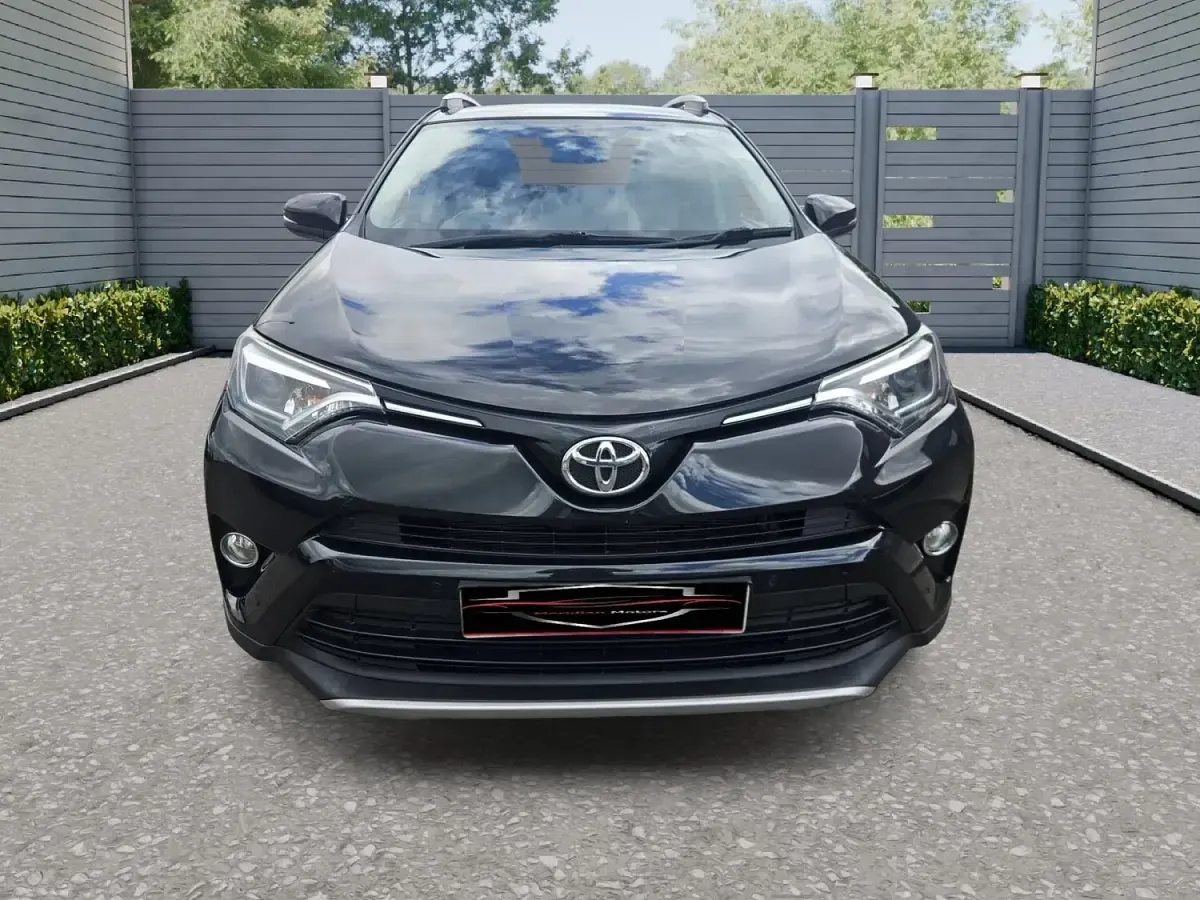 Used Toyota RAV4 143 HP (105 kW) 2016 Black SUV
