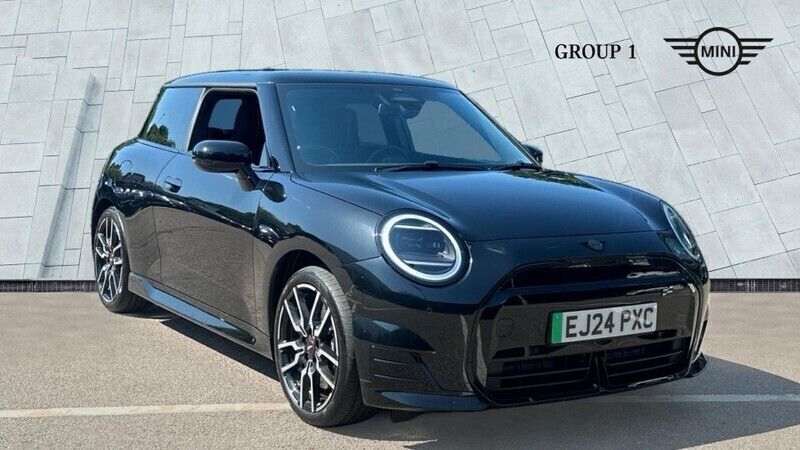 Black Used 2024 Mini Cooper SE Hatch Hatchback | £28,991 - Image 1/4