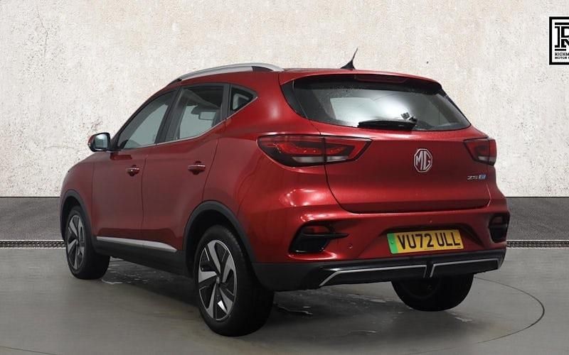 Used MG ZS Trophy 130 kW (177 HP) 2022 Red SUV