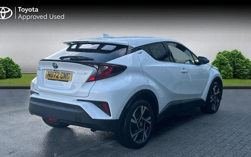 Used Toyota C-HR Design 122 HP (89 kW) 2022 Pure white SUV