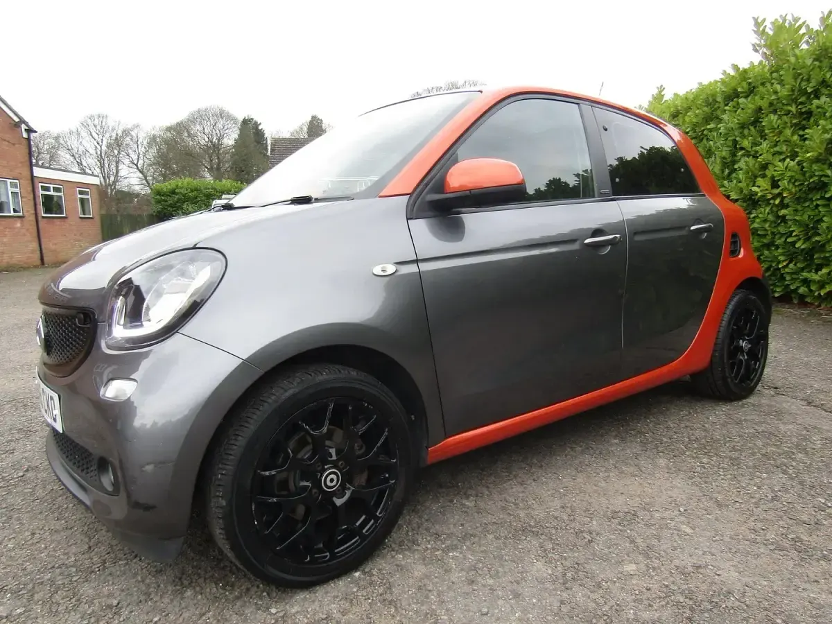 Used Smart ForFour Edition #1 90 HP (66 kW) 2015 Orange/black Hatchback