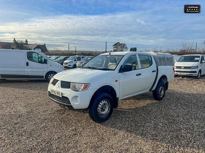 Used Mitsubishi L200 134 HP (98 kW) 2006 White Pickup