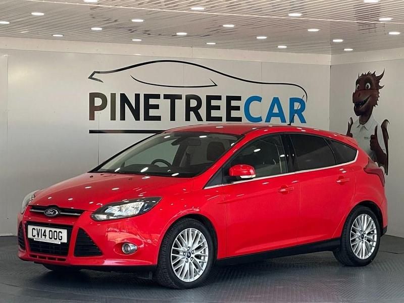 Gebraucht Ford Focus Zetec 115 PS (84 kW) 2014 Rot Kleinwagen