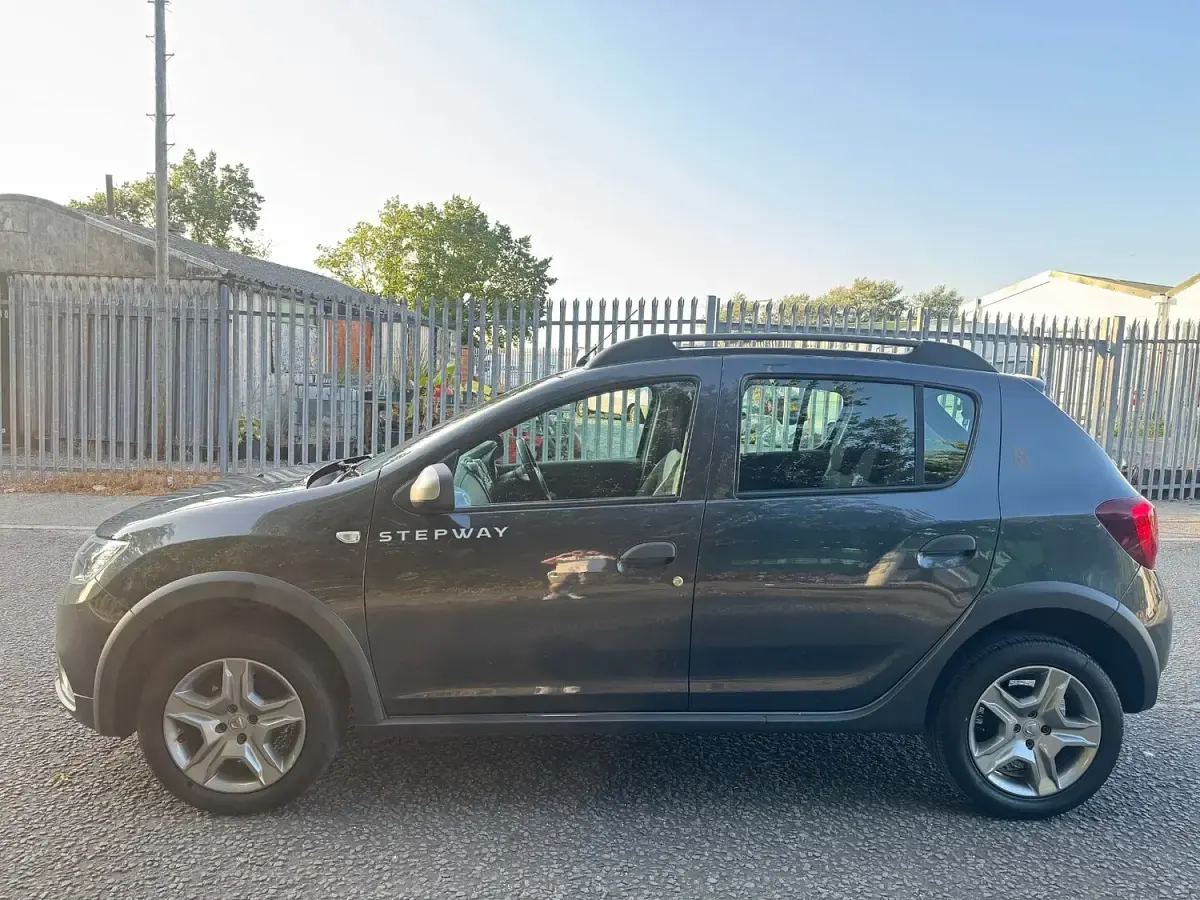 Used Dacia Sandero Comfort 95 HP (69 kW) 2019 Grey Hatchback