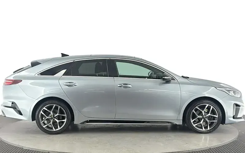 Used Kia ProCeed GT-Line 140 HP (102 kW) 2019 Silver Estate