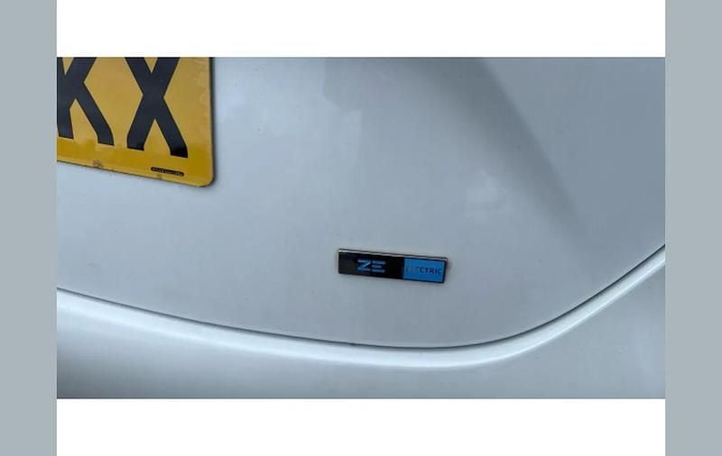 Used Renault Zoe GT-Line 100 kW (136 HP) 2022 White Hatchback