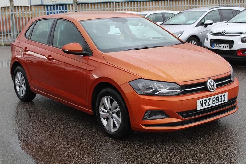 Used VW Polo SE 95 HP (69 kW) 2018 Orange Hatchback