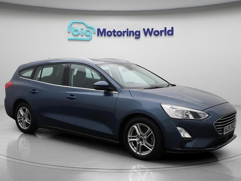 Blue Used 2019 Ford Focus Zetec Estate | £9,000 (Good price) - Image 1/4