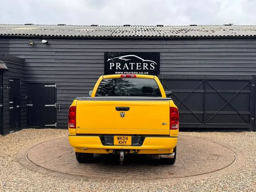 Used Dodge Ram 345 HP (253 kW) 2004 Yellow Pickup