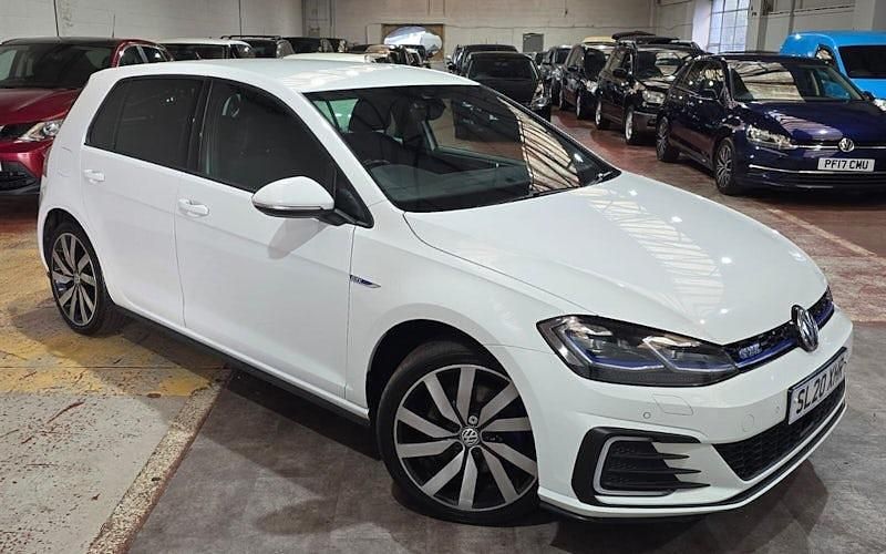 Used 2020 VW Golf VII Advance Hatchback | £11,400 (Fair price) - Image 1/4