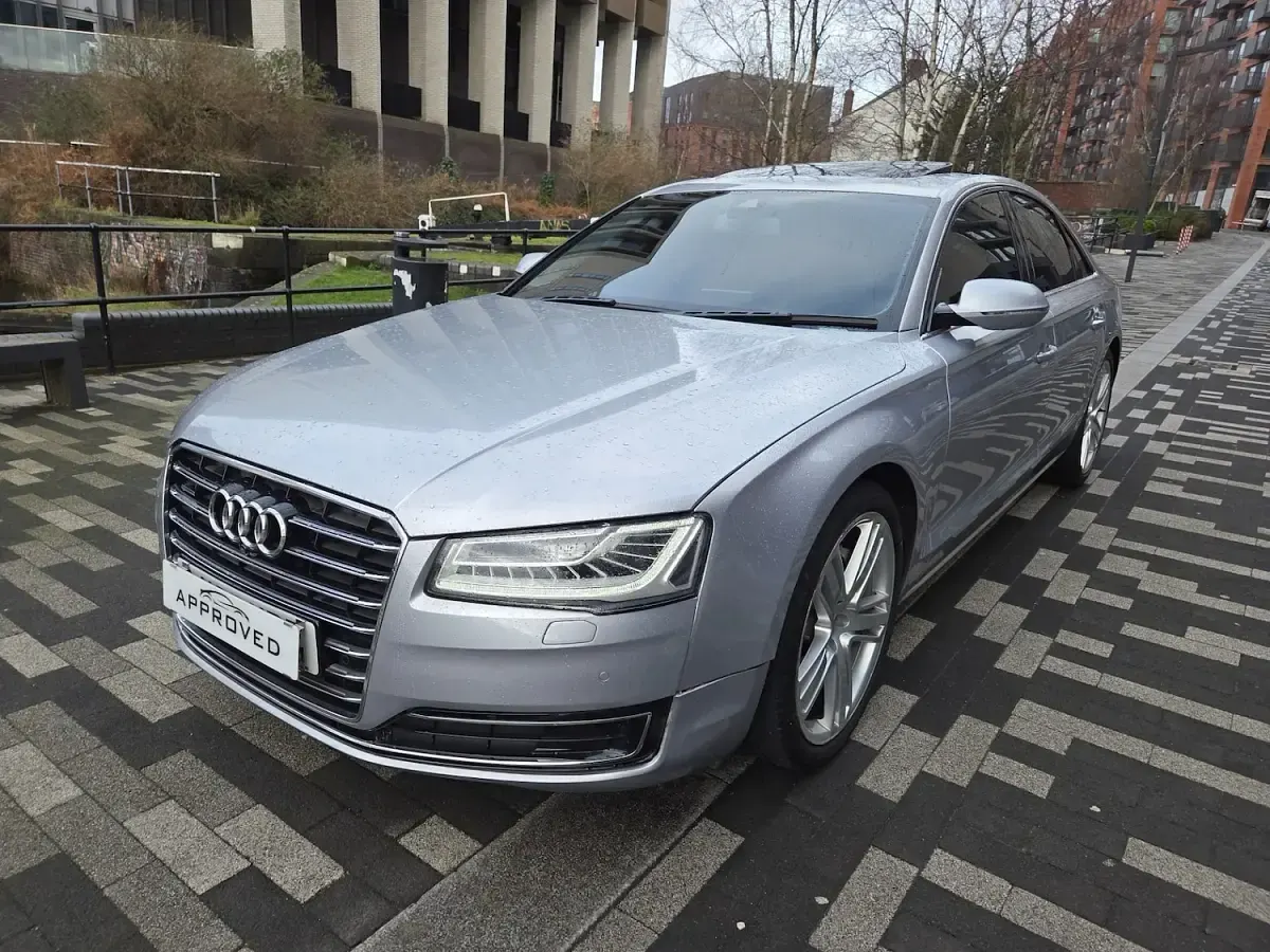 Used Audi A8 Sport 254 HP (186 kW) 2015 Silver Sedan