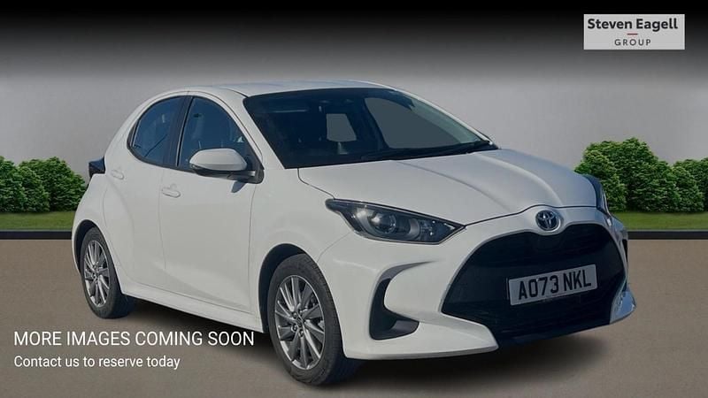 White Used 2023 Toyota Yaris Hybrid Hatchback | £17,763 (Fair price) - Image 1/4