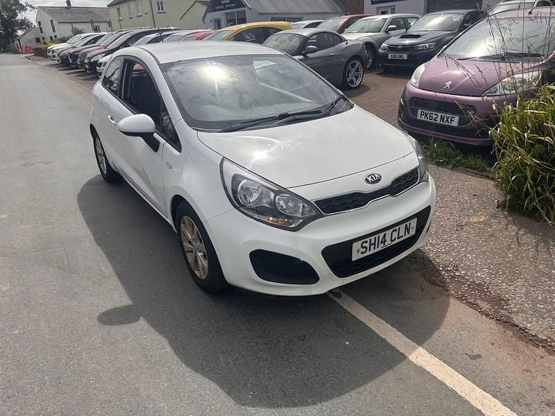 White Used 2014 Kia Rio Hatchback | £2,995 (A bit pricey) - Image 1/4