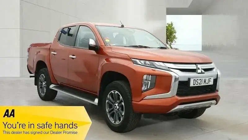Used Mitsubishi L200 Warrior 150 HP (110 kW) 2021 Orange Pickup
