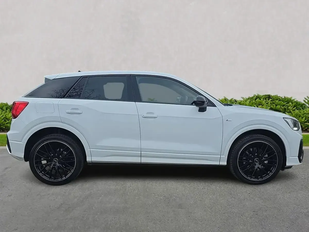 Used Audi Q2 Black Edition 150 HP (110 kW) 2026 White SUV