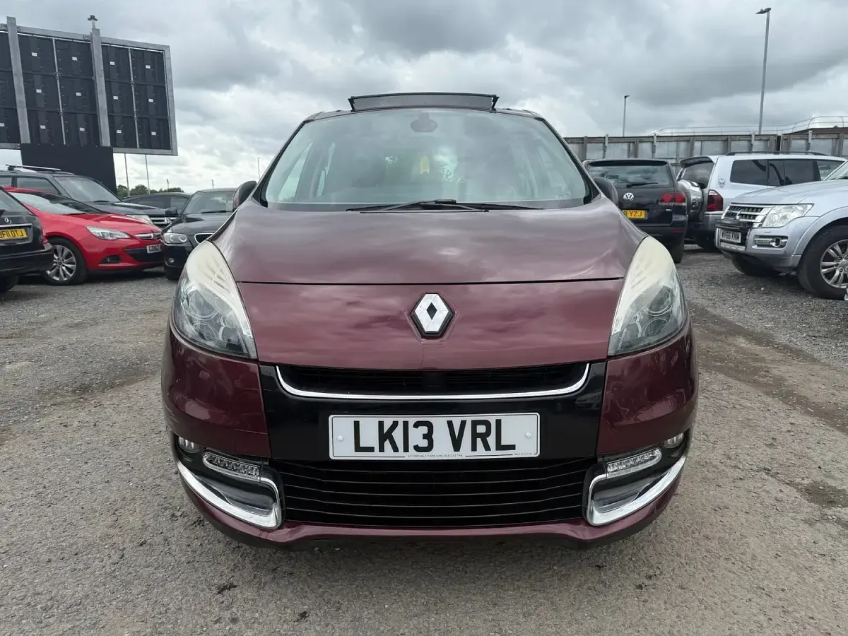Used Renault Scénic III Dynamique 2013 Red MPV