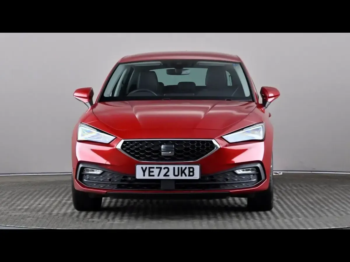 Used Seat Leon XCELLENCE Lux 131 HP (96 kW) 2022 Red Hatchback