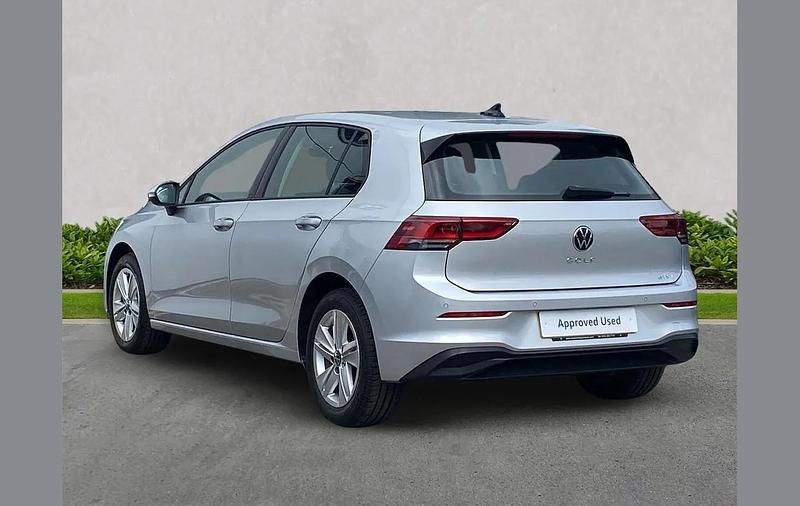 Used VW Golf VIII Life 150 HP (110 kW) 2022 Silver Hatchback