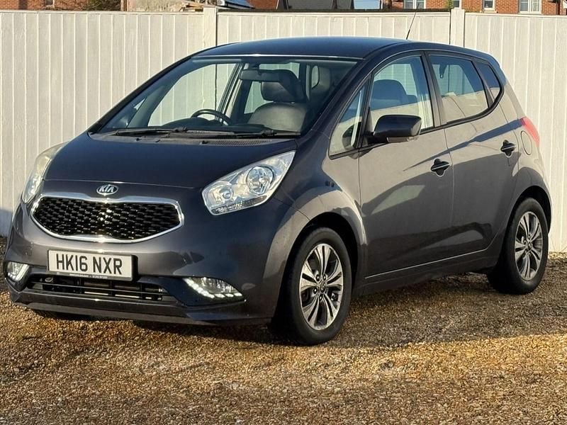 Silver Used 2016 Kia Venga Hatchback | £10,999 (Fair price) - Image 1/4