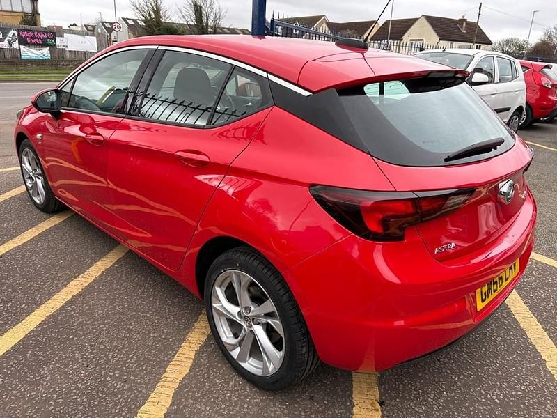 Second-hand Vauxhall Astra SRi 150 CP (110 kW) 2017 Roșu Hatchback
