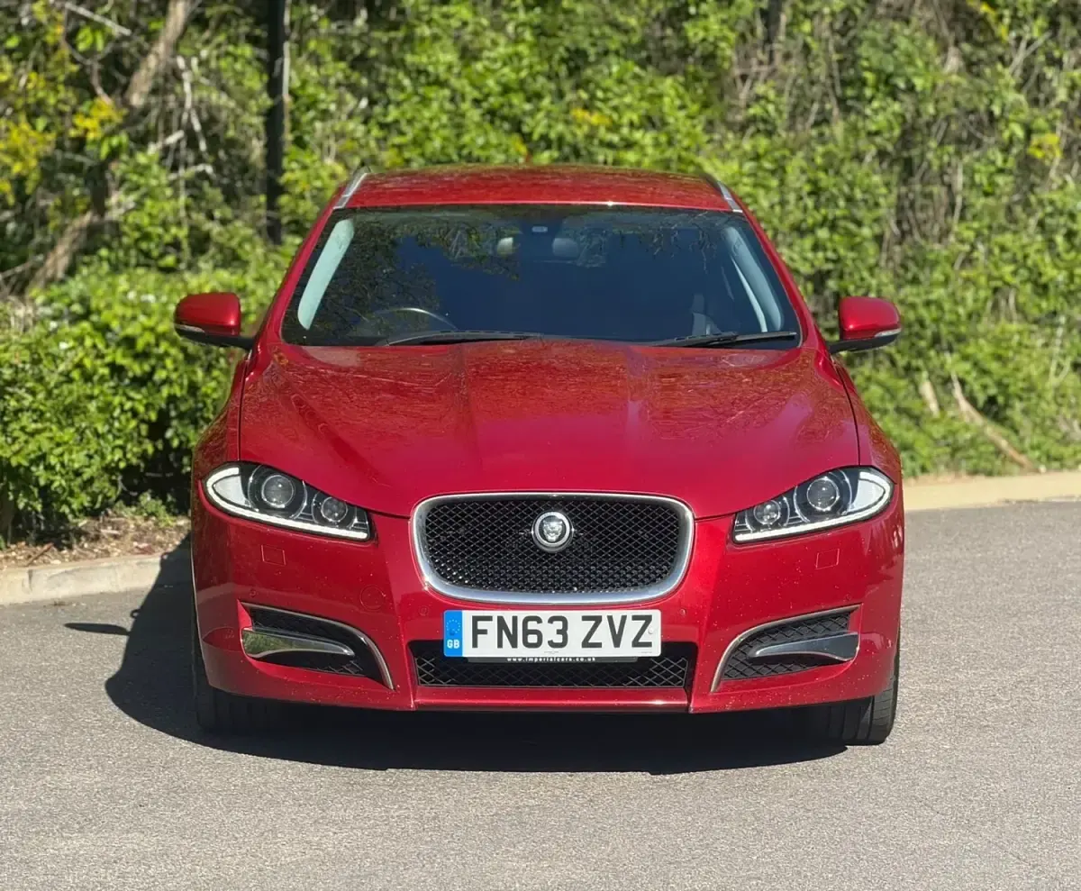 Second-hand Jaguar XF 197 CP (144 kW) 2013 Roșu Break