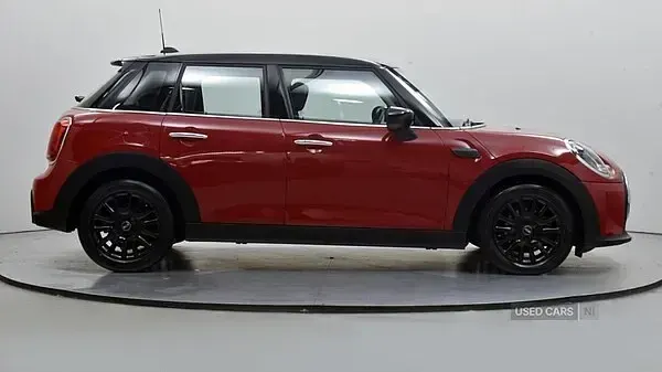 Used Mini Cooper Classic 134 HP (98 kW) 2023 Red Hatchback