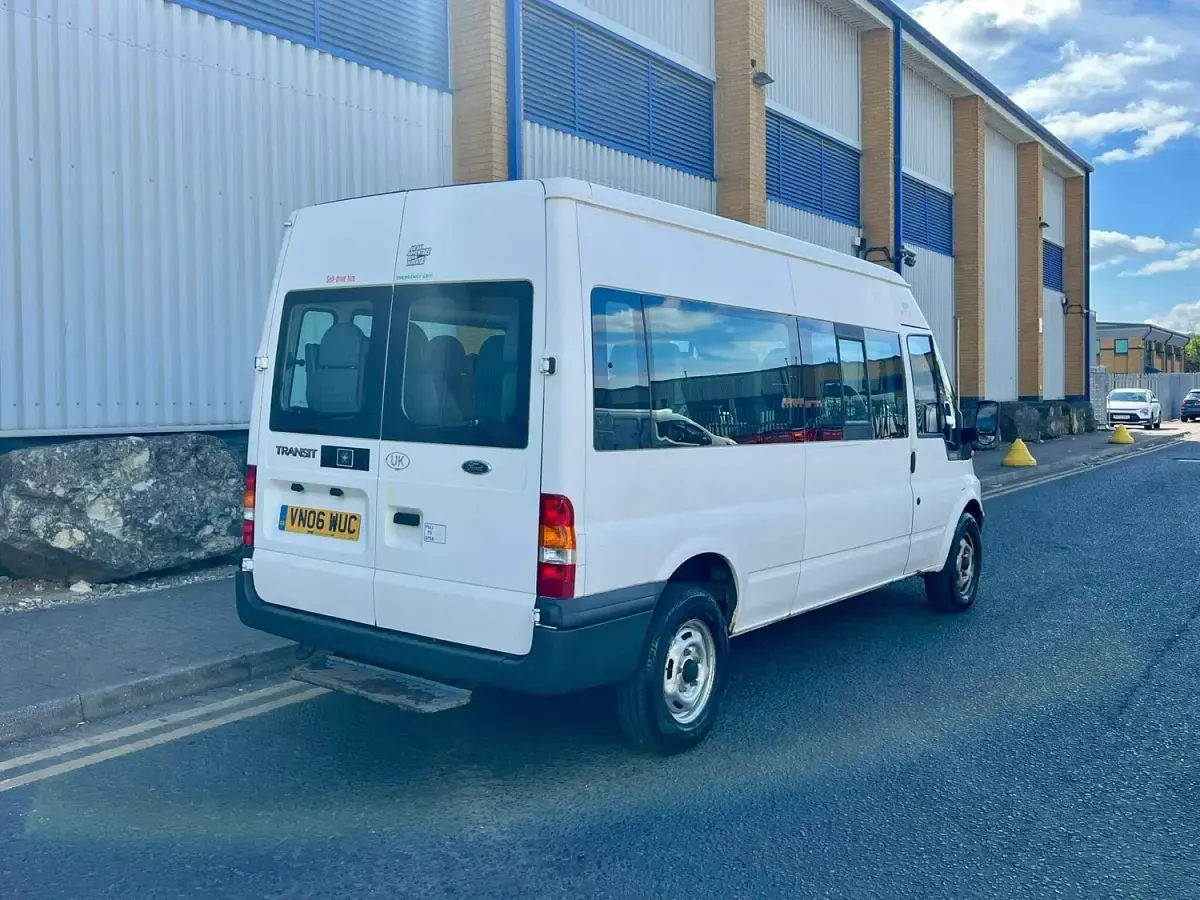 Usado Ford Transit 115 CV (84 kW) 2006 Blanco