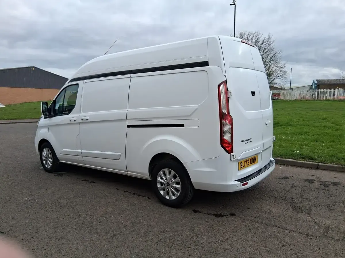Used Ford Transit Custom Limited 170 HP (125 kW) 2023 White Van