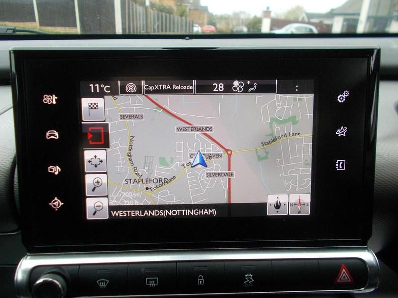 Used Citroën C4 Cactus Flair 100 HP (73 kW) 2016 Blue Hatchback