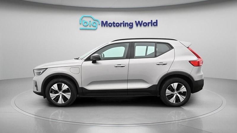 Usado Volvo XC40 Plus 211 HP (155 kW) 2023 Prateado SUV