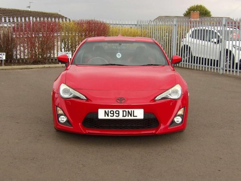 Used Toyota GT86 GT 200 HP (147 kW) 2014 Red Coupe