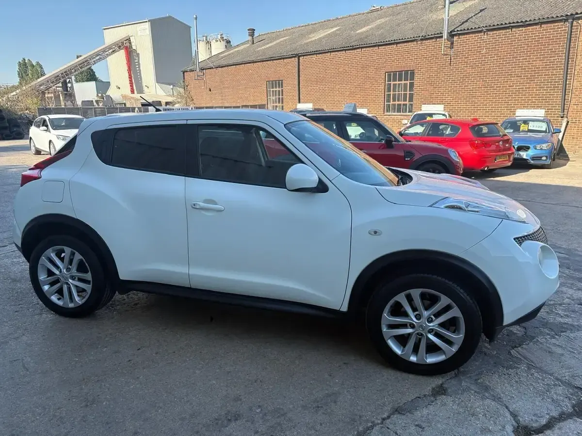 Used Nissan Juke Acenta 117 HP (86 kW) 2013 White SUV