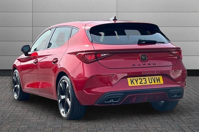 Used Cupra Leon 150 HP (110 kW) 2023 Desire red Hatchback