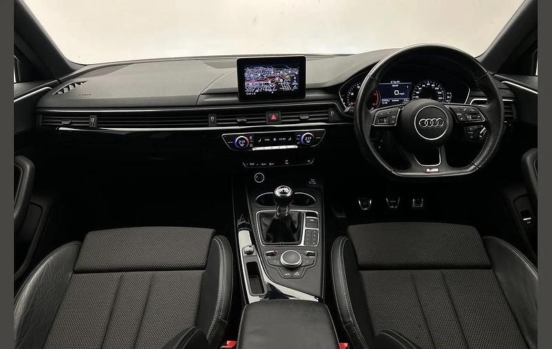 Used Audi A4 Sport 190 HP (139 kW) 2017 Red Sedan