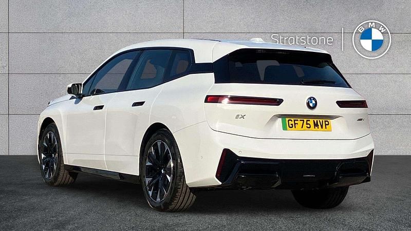 Usado BMW iX M Sport 295 kW (402 CV) 2025 Blanco SUV