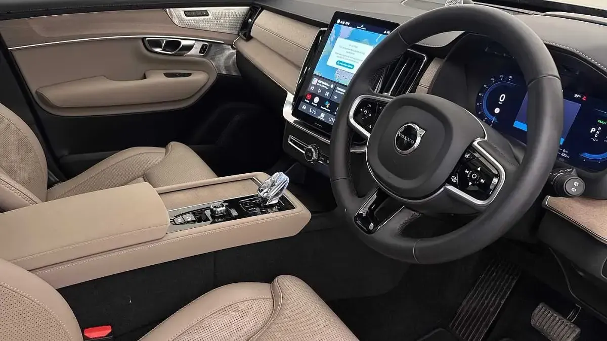 Used Volvo XC90 Ultra 455 HP (334 kW) 2025 Denim blue SUV